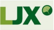 L J X